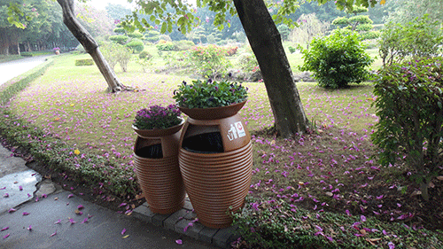  汕頭玻璃鋼花盆垃圾桶，點綴公園好環(huán)境。